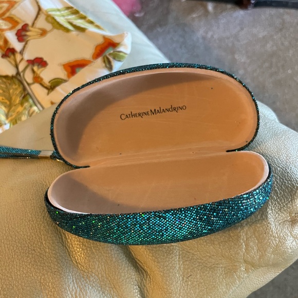 Catherine Malandrino Hard Eyeglass Case Wristlet, Turquoise Glitter - Picture 2 of 12